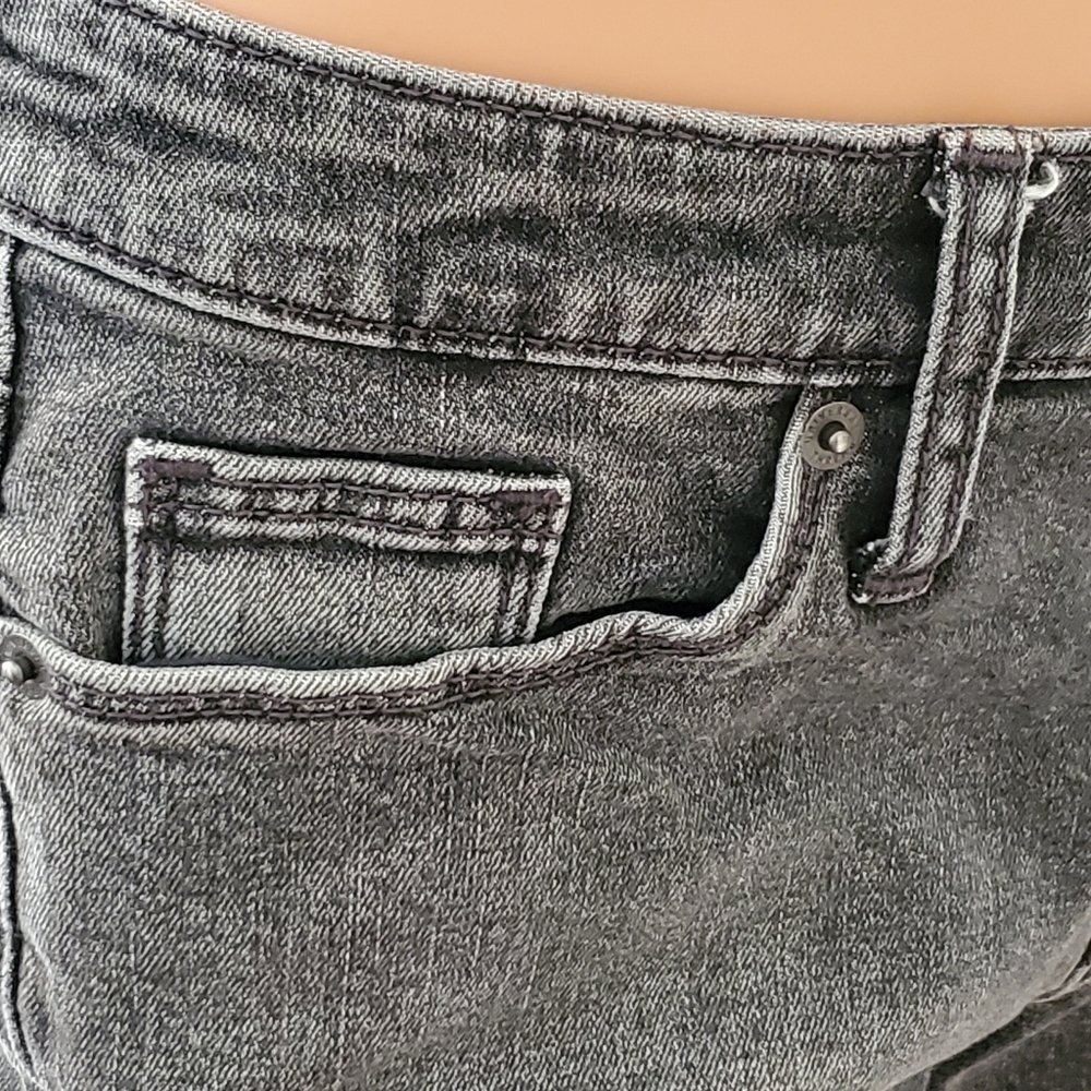 Universal Thread High Rise Shortie Button Shorts - Picture 6 of 10